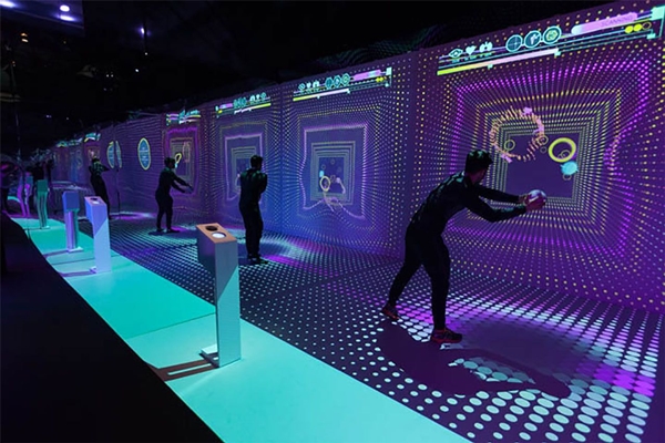 深圳信可威展廳設(shè)計公司專業(yè)從事上市企業(yè)展廳設(shè)計、展覽展示活動策劃、展臺設(shè)計搭建的展廳設(shè)計公司,憑借多年的市場經(jīng)驗,為客戶提供前期策劃、設(shè)計創(chuàng)意、現(xiàn)場搭建和維護、倉儲、全國巡展等全流程的整體解決方案。同時開發(fā)商場、專賣店規(guī)劃、設(shè)計、制作、會議活動策劃和現(xiàn)場布置、平面廣告創(chuàng)意策劃等多項服務(wù)。