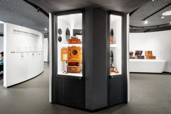 機(jī)器博物館設(shè)計