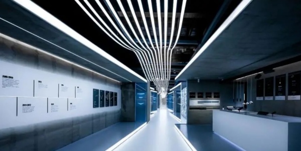 展廳燈光設(shè)計(jì)打造沉浸式展示空間的藝術(shù)