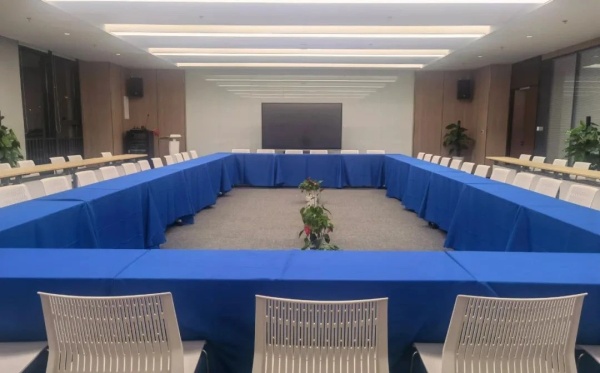 紅色廣場(chǎng)展廳設(shè)計(jì)賞析