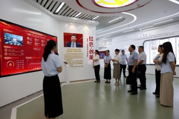 長江電工集團數(shù)字化展廳設計