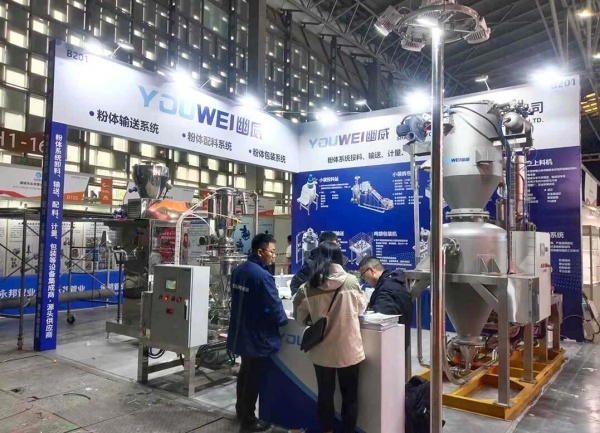 廣交會(huì)參展必看：綠色特裝vs標(biāo)攤，選對(duì)讓你的訂單翻倍！