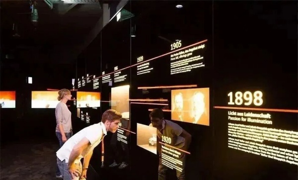 告別單調(diào)！5種展品+展墻組合，讓展廳層次感拉滿