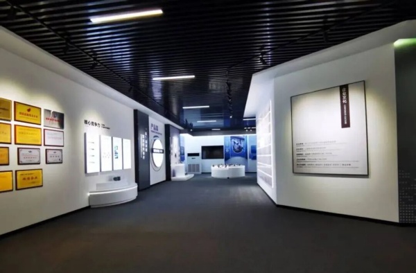 萬鑫精工企業(yè)展廳設計